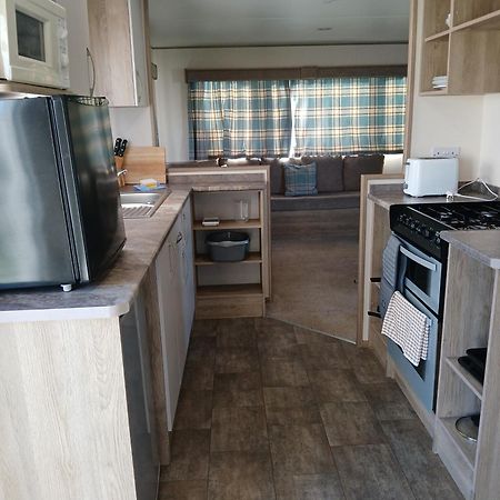 Gold Plus Caravan Димчърч Екстериор снимка