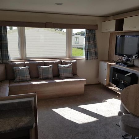 Gold Plus Caravan Димчърч Екстериор снимка