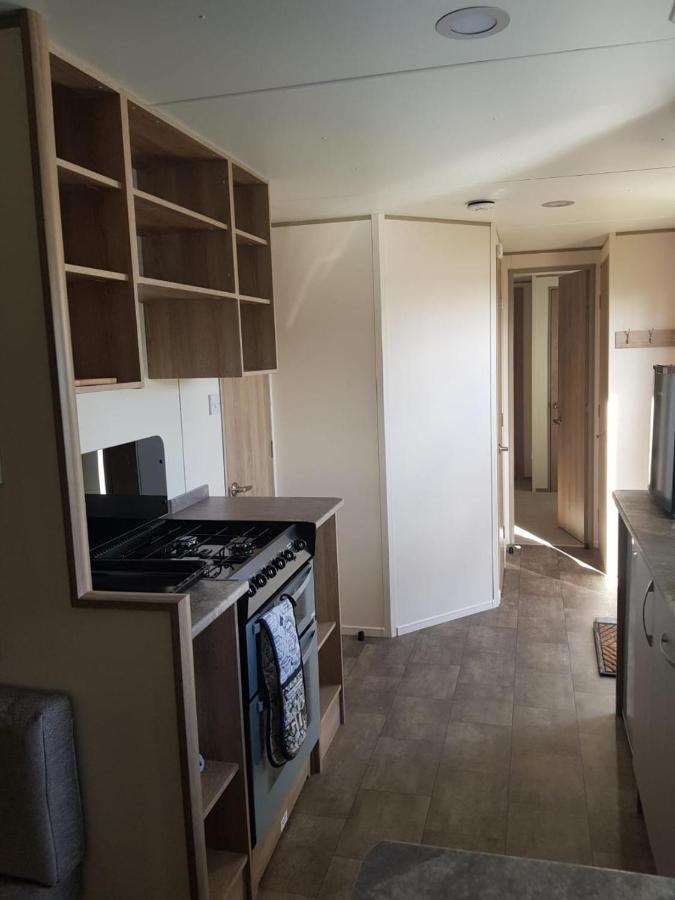 Gold Plus Caravan Димчърч Екстериор снимка